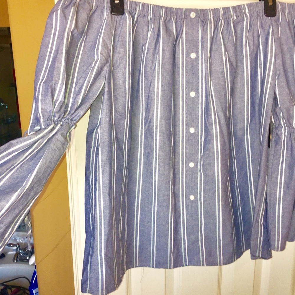 Off shoulder brand new button down Messini blouse